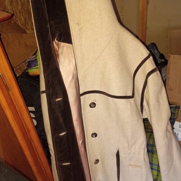 Coat - Picture 3 of 3